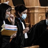 Mutmaßlich pädophiler Ex-Chirurg in Frankreich vor Gericht