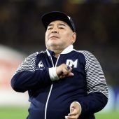 Maradona für Tests im Krankenhaus