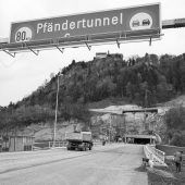 Den Verkehr unter den Berg gebracht