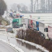 Es schleppte sich nur mühsam dahin