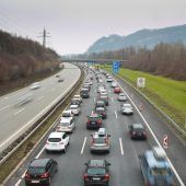 Corona dämmt Verkehrslawine ein