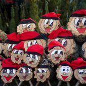 Kackbäume, Spinnweben und Weihnachtskatzen