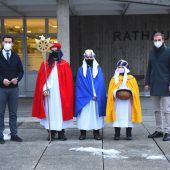 Neujahrswünsche mit Maske und Abstand