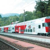 Neuer Anstrich für die Doppelstockzüge