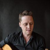 Philipp Lingg tobt sich musikalisch und sprachlich aus. »D6