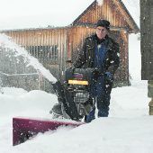 Schneemassen hielten die Menschen auf Trab