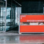 Volle Regale in der Werkraum-Speisekammer