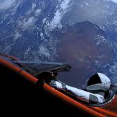 Tesla seit drei Jahren im All unterwegs