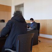 Polizistin zum Boxen aufgefordert