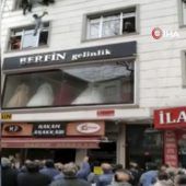 Mutter rettet Kinder mit Wurf aus drittem Stock vor Flammen