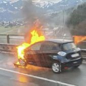 E-Auto in Flammen