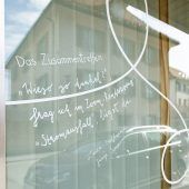 Die Dunkelheit kurz verschwinden lassen