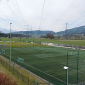 Künstliches Grün für Schlinser Kicker