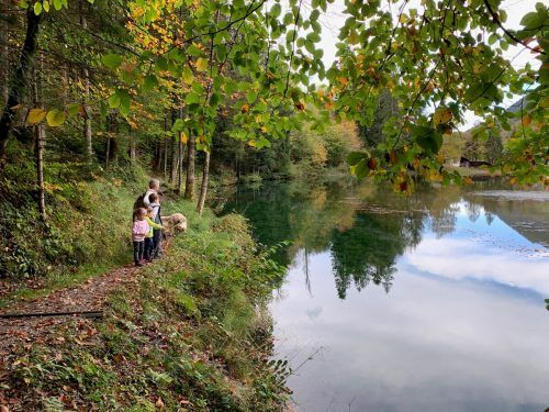 Anna, Elias und Leon wandern auf den Spuren von Laurentius von Schnüffis.