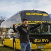 Die Ösi-Borussen reisen nun im BVB-Design-Bus