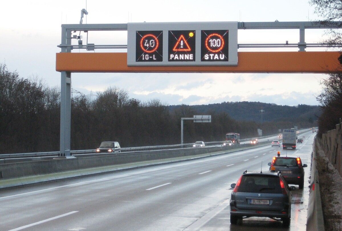 Verkehrsbeeinflussungsanlagen sollen die Sicherheit auf Autobahnen erhöhen.⇒ APA