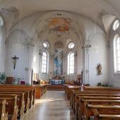 St. Kilian thront als Wahrzeichen über Koblach
