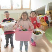 Kindi Augarten schickte Spielzeug in Urlaub