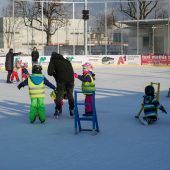 Reger Zulauf auf dem Kunsteisplatz