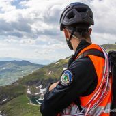 Paragleiter stürzt in den Tod