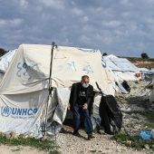 Mahnwache für Aufnahme von Menschen aus Kara Tepe
