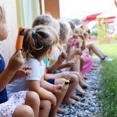 Hofsteig stimmt Ferienbetreuung ab