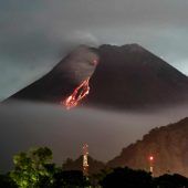 Mount Merapi spuckt schon wieder