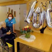 Fröhliche Feier zum 100-Jährigen