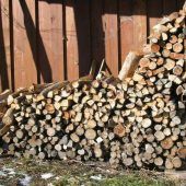 Ein wundersam schrumpfender Holzstapel
