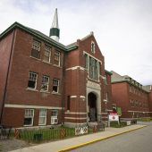 Fund von 215 toten indigenen Kindern schockiert Kanada