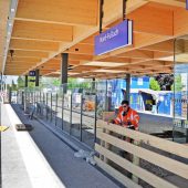 Bahn nun auf neuem Gleis unterwegs