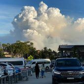 Kontrolliertes Feuer hüllt Sydney in gefährlichen Rauch