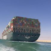 Weiter warten auf die Container der Ever Given