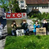 Fridays for Future demonstrieren vor Wirtschaftskammer