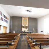 Tisner Kirche strahlt Ruhe und Besinnung aus