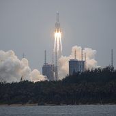 Trümmerregen nach Start von chinesischer Rakete befürchtet