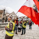 Demonstrierende trafen sich zu „Corona-Spaziergang“