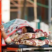 Nach Indien versinkt auch Nepal im Corona-Drama
