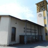Junge Kirche mit ruhiger Ausstrahlung