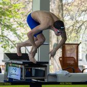 Spitzenschwimmer am Start
