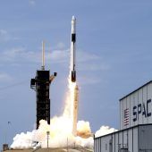 Satellit Doge-1