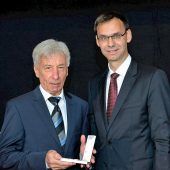 Auszeichnung für Bruno Oberhammer