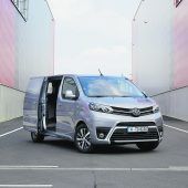 Toyota mit E-Version des Vans Proace