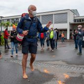 Barfuß nach Wien für die Menschenliebe