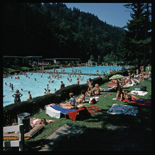 Der beste Platz ist beim Schwimmbecken, 1975.