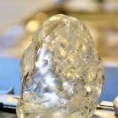 Riesendiamant mit über 1000 Karat in Botswana entdeckt