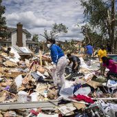 Tornado zerstört Vorstadt von Chicago