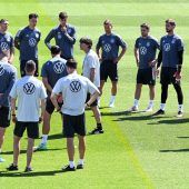 Löw tüftelt an Lösungen