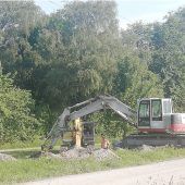 Mäder gräbt Brunnen gegen Hochwasser