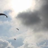 Fallschirmspringer kollidierten in der Luft